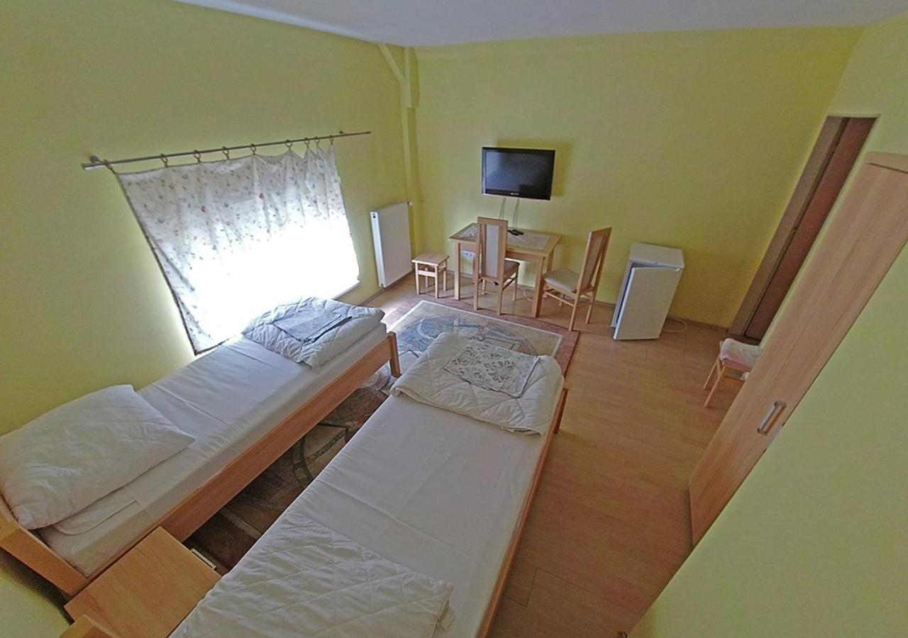 Hostel "Na Bocianowie" Бидгошч Екстериор снимка
